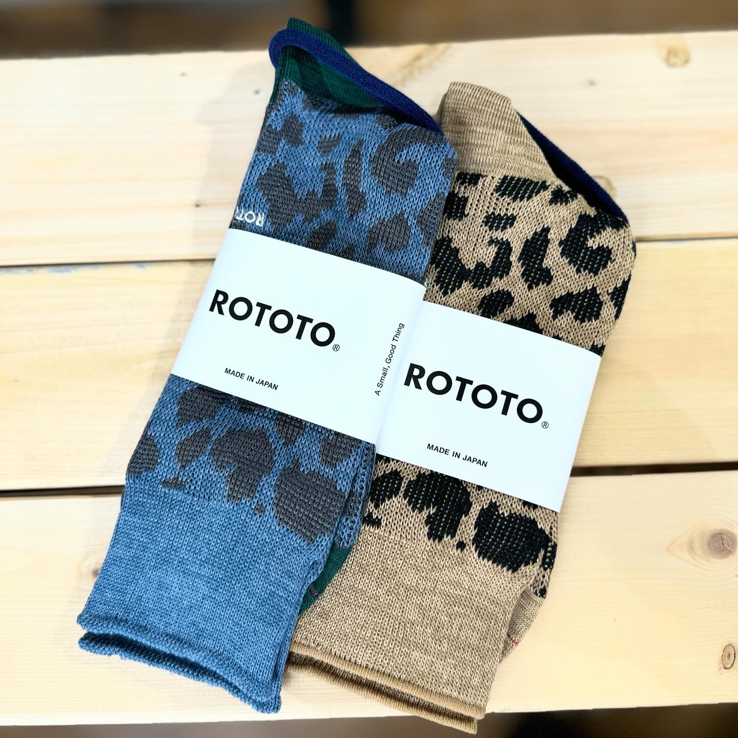 ROTOTO (ロトト） ORGANIC COTTON & RECYCLE POLYESTER CREW SOCKS "LEOPARD"