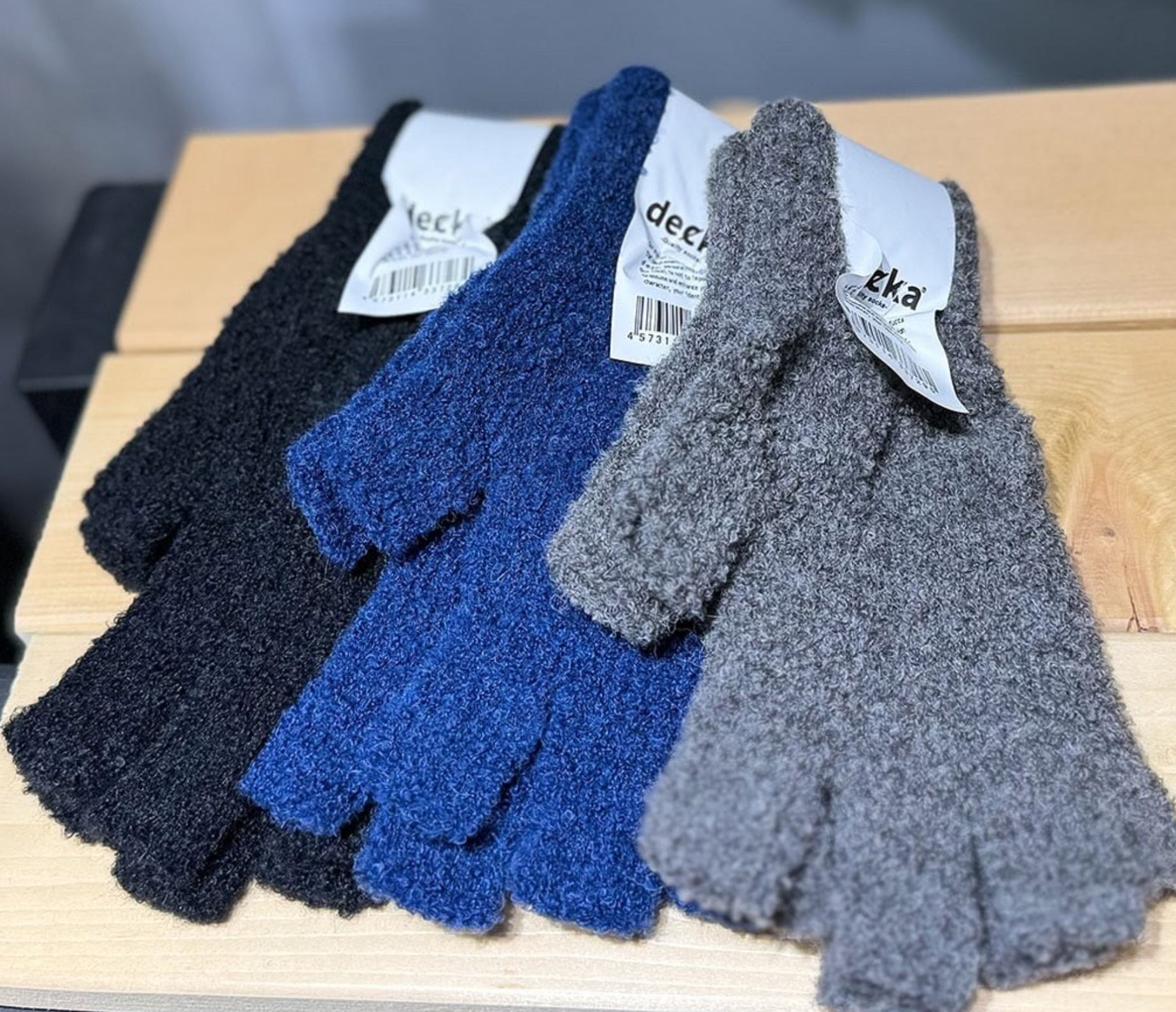 decka quality socks (デカ クオリティ ソックス）Fingerless Gloves Alpaca