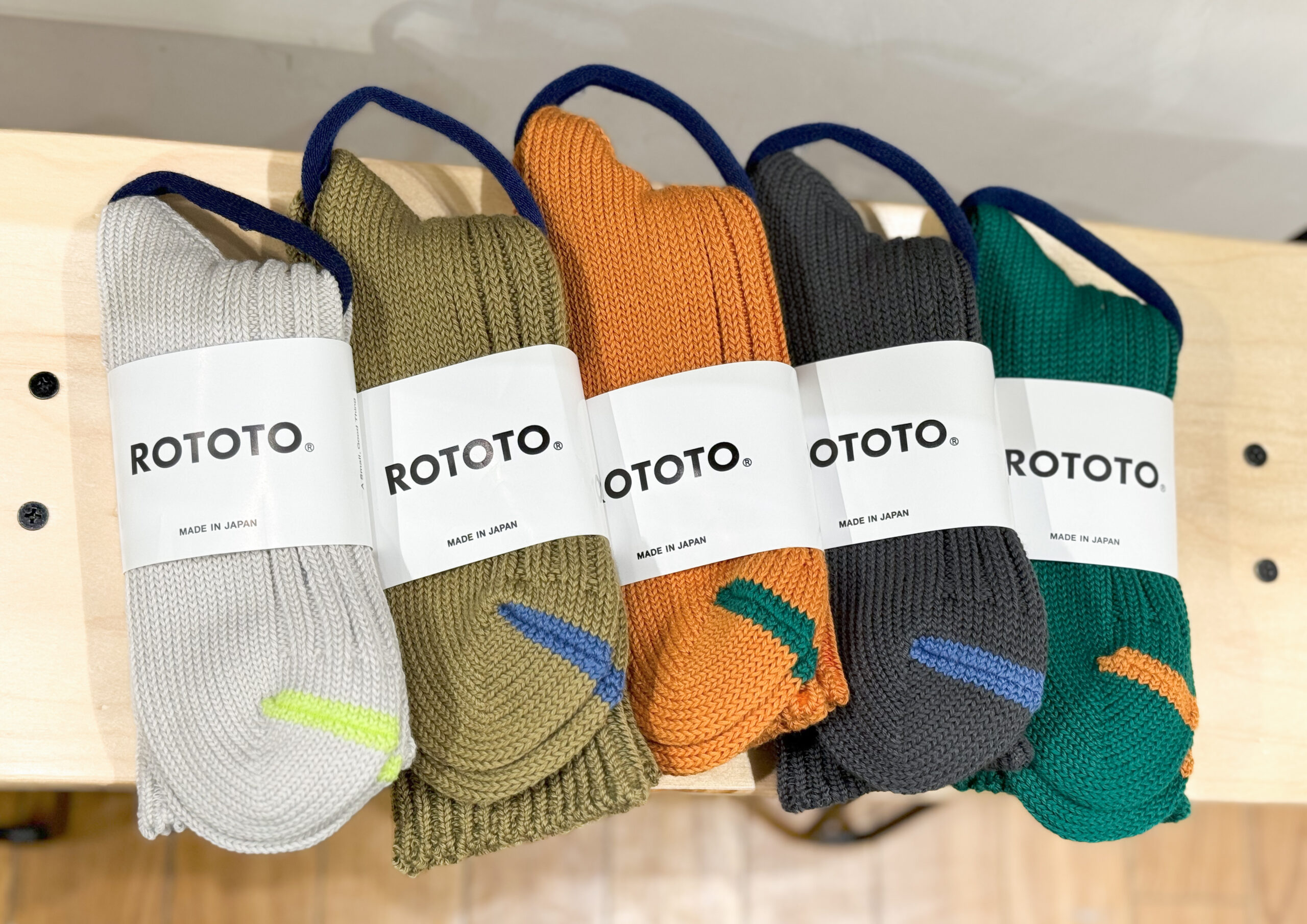 ROTOTO CHUNKY RIBBED CREW SOCKS